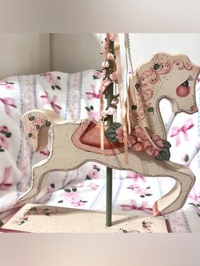 Figurine Nursery Cottage